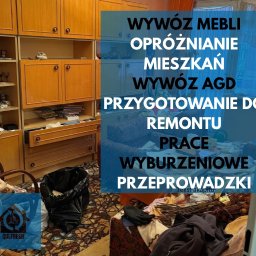Qulfresh Krystian Kulikowski - Pokój przed remontem z otwartymi szafkami, workiem na śmieci i porozrzucanymi przedmiotami na dywanie. Widoczne logo firmy Qulfresh.