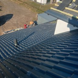 Dach o powierzchni 110m2 dachówka cementowa brass romańska 