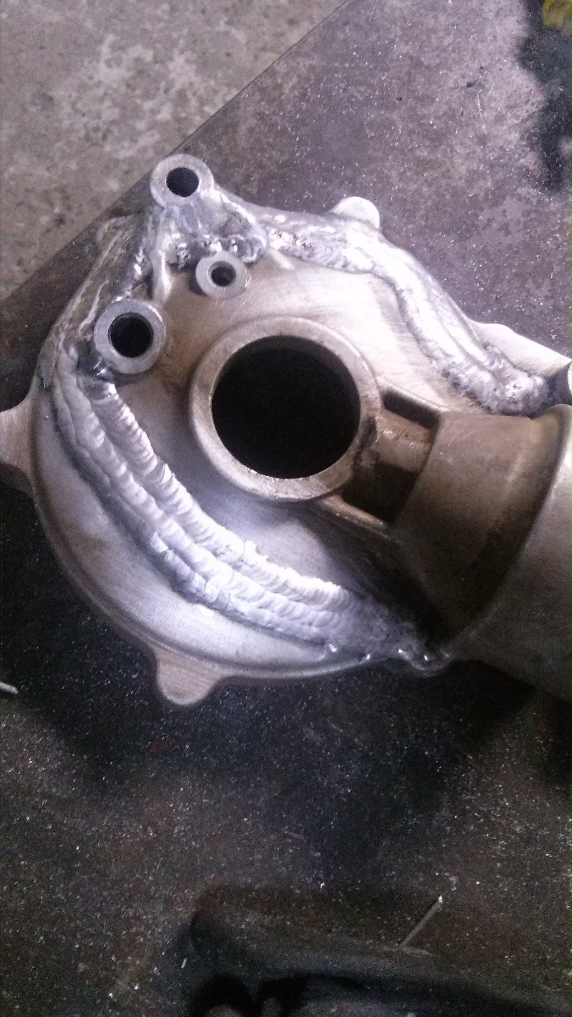 Spawanie, planowanie korpusu mostu napędowego - aluminium