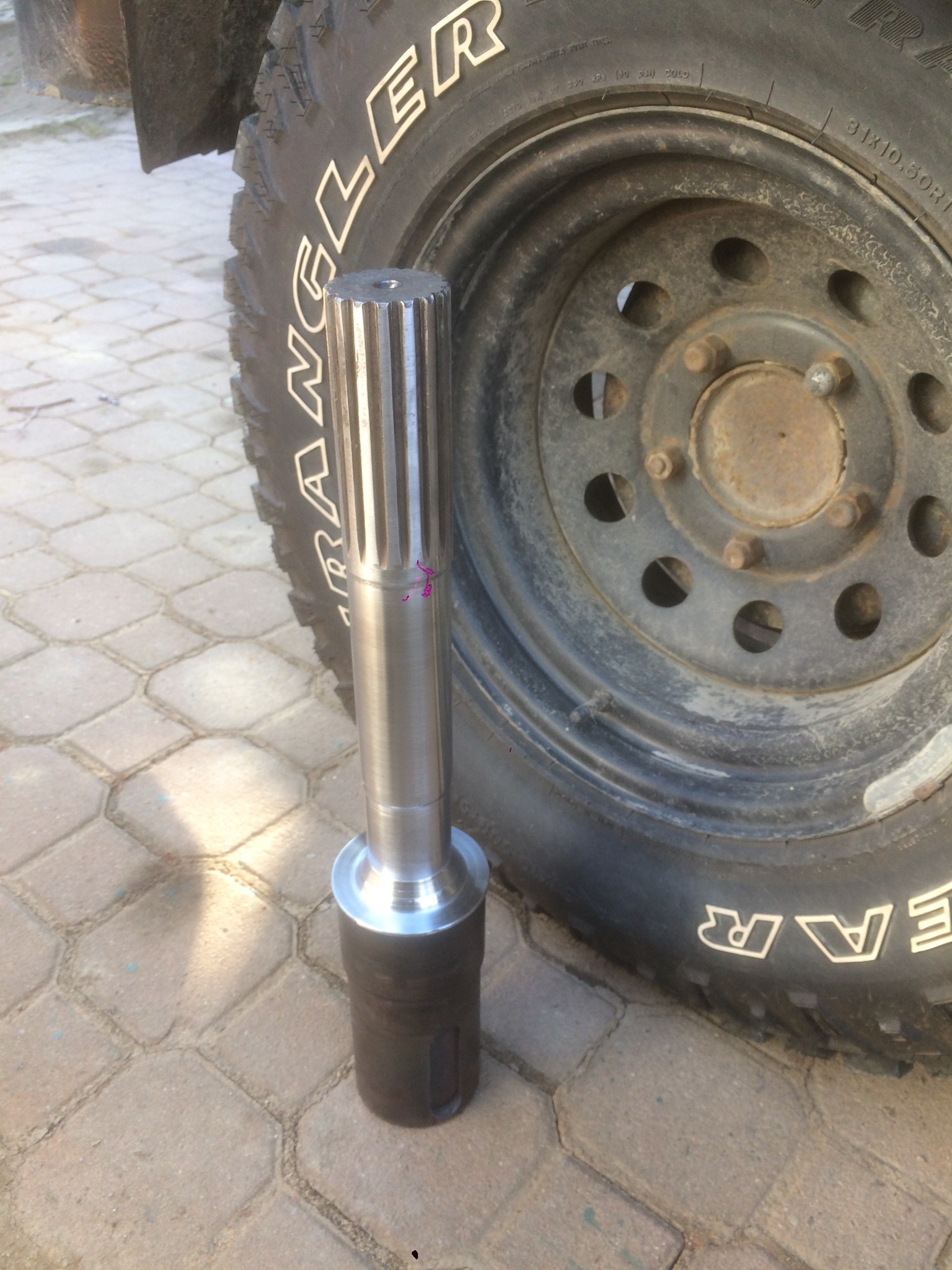 Spawanie, osiowanie, obróbka skrawaniem półosi