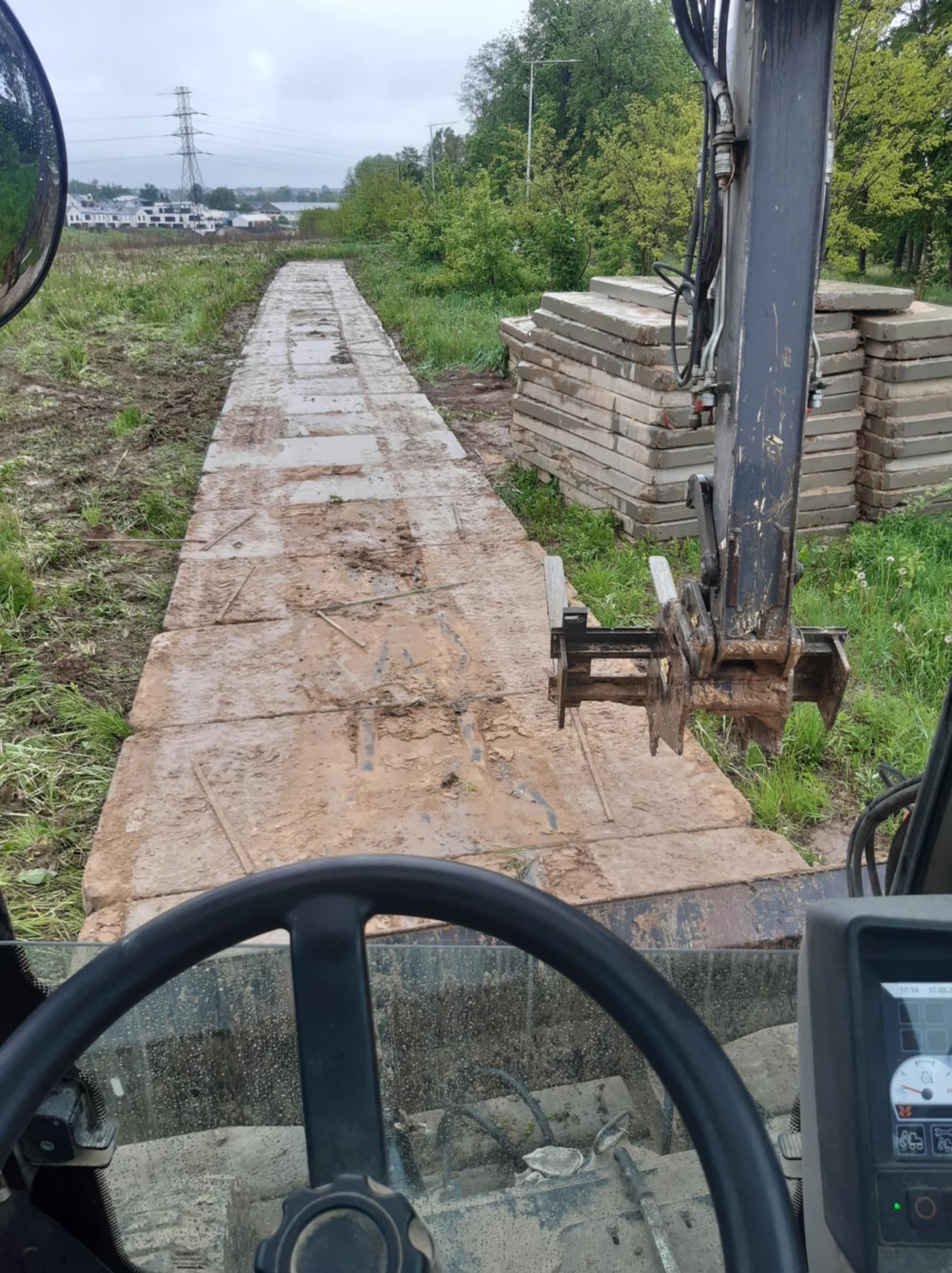 Układanie drogi z Betonowych płyt