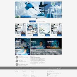 K-Design - Strona internetowa firmy zajmującej się analizą wody, prezentująca zdjęcie laboratoryjne z pipetą i kolbami.