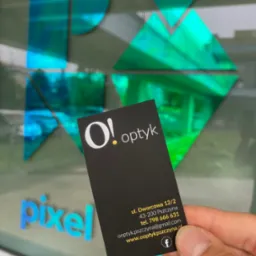 O! optyk. Wizytówki z lakierem wybiórczym.