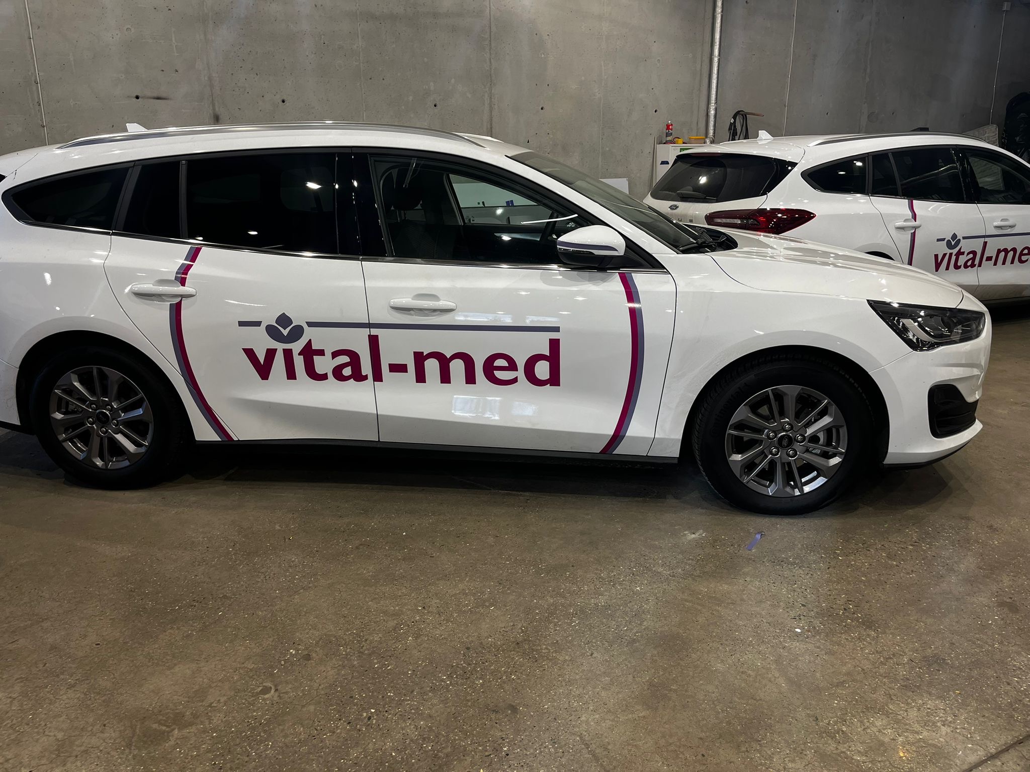 Ford Focus oklejony dla firmy Vital Med.
