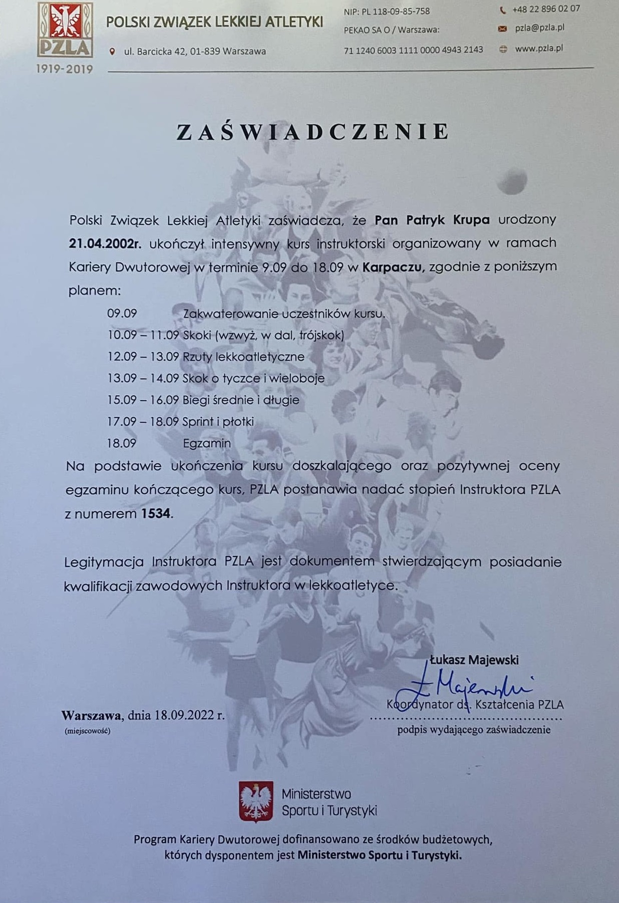 Skan zaświadczenia ukończenia kursu instruktorskiego Polskiego Związku Lekkiej Atletyki dla Patryka Krupy, z datą wystawienia 18.09.2022, podpisane przez Łukasza Majewskiego, Koordynatora ds.