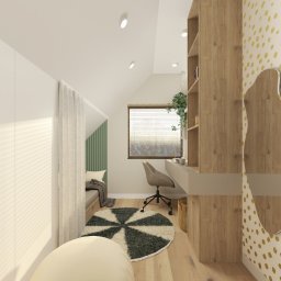 PRACOWNIA PROJEKTOWA MARZENA SZKUDLARZ - Pokój na poddaszu z miejscem do spania za zasłoną, biurkiem przy oknie, drewnianym regałem i okrągłym dywanem w geometryczny wzór.