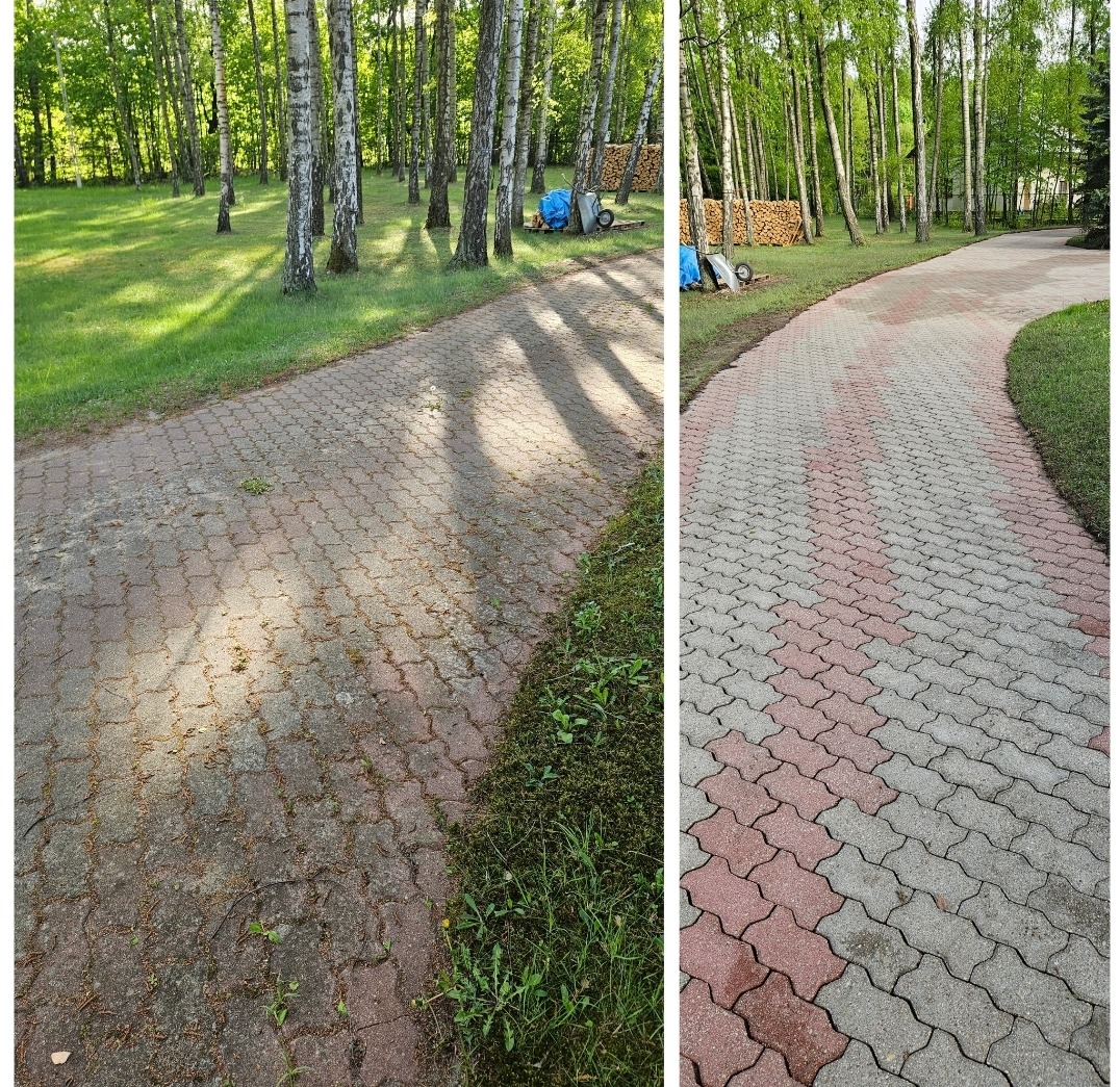 Kostka brukowa przed i po czyszczeniu na tle drzew w parku. Lewa strona brudna, prawa odświeżona, z widocznym czerwonym wzorem. Efekt czyszczenia.