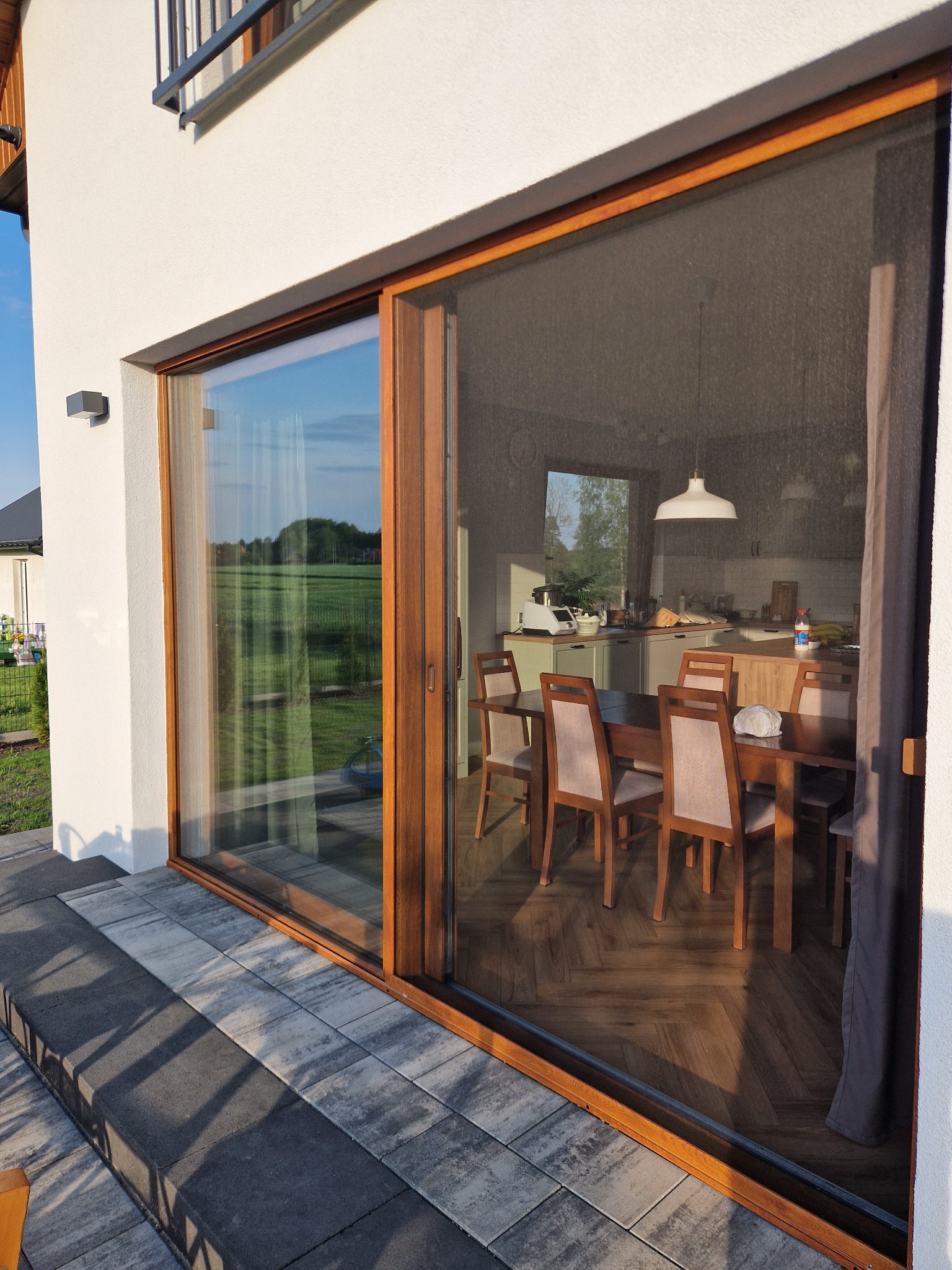 Moskitiery przesuwane.