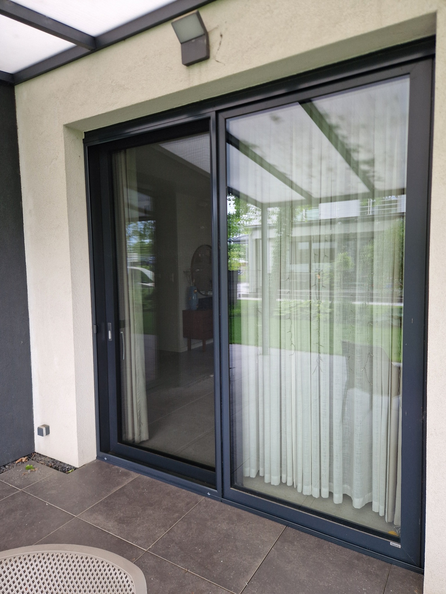 Moskitiera przesuwana.