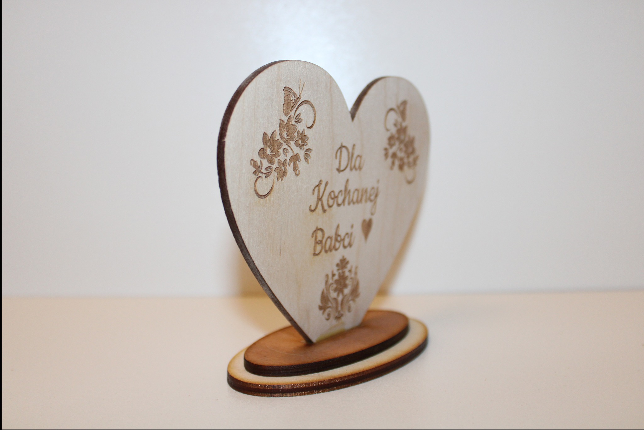 Przykładowa statuetka drewniana