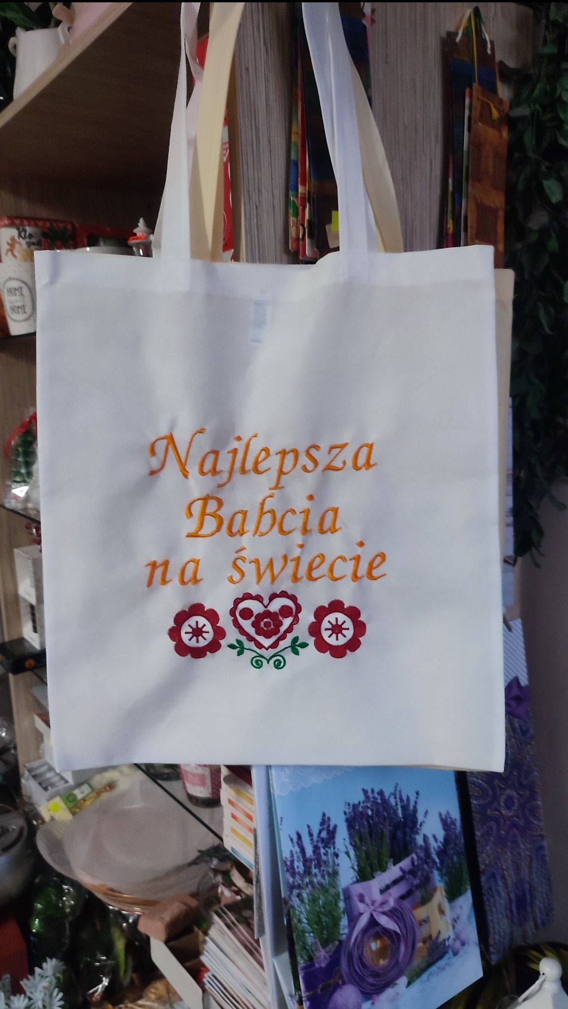 Haftowana torba na zakupy.