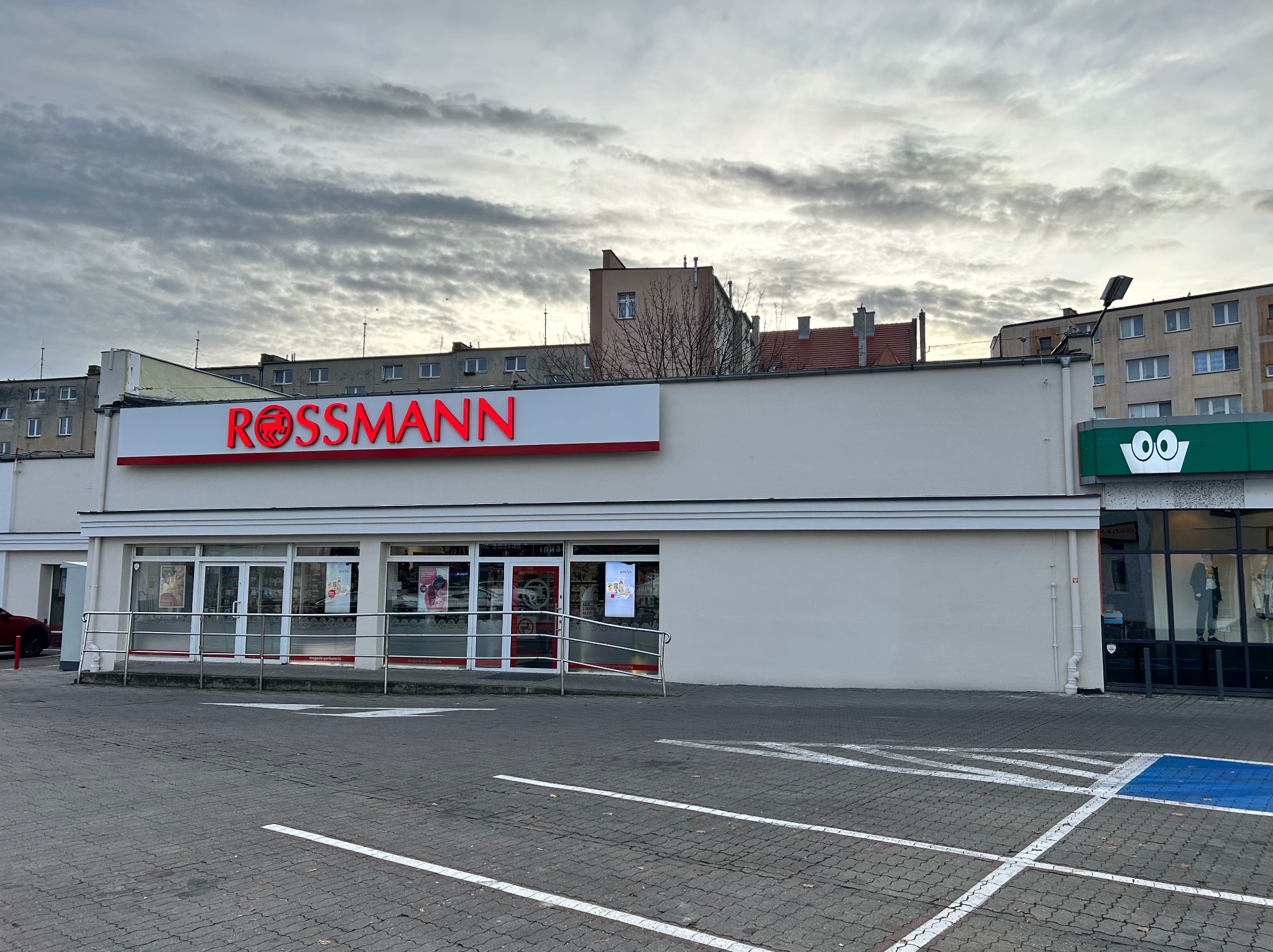 Położenie tynku oraz wykonanie gzymsu Kalisz