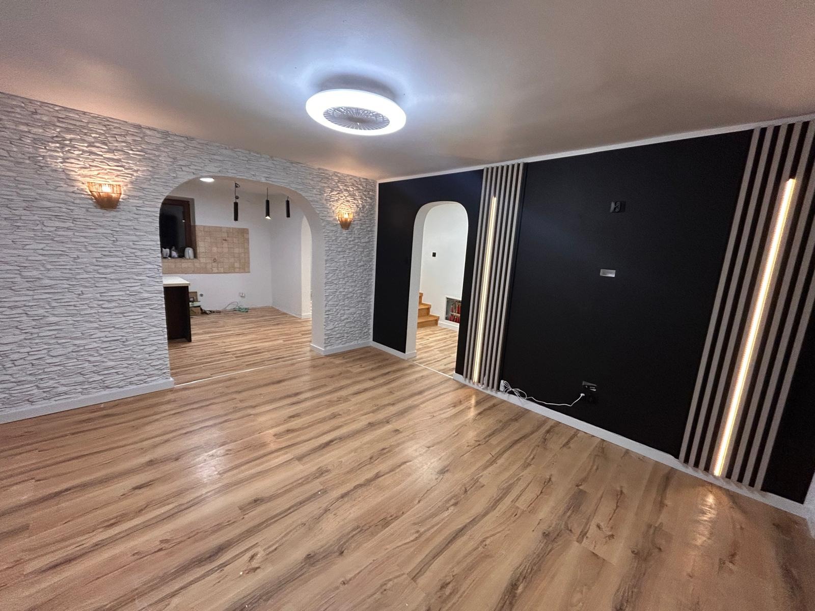 lamele malowanie ozdobna ściana