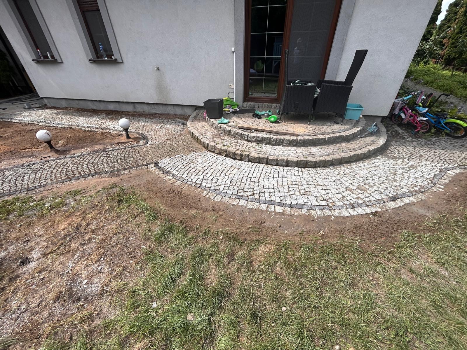 dobudówka chodnika z Granitu