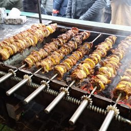 Szaszłyki na szpadach