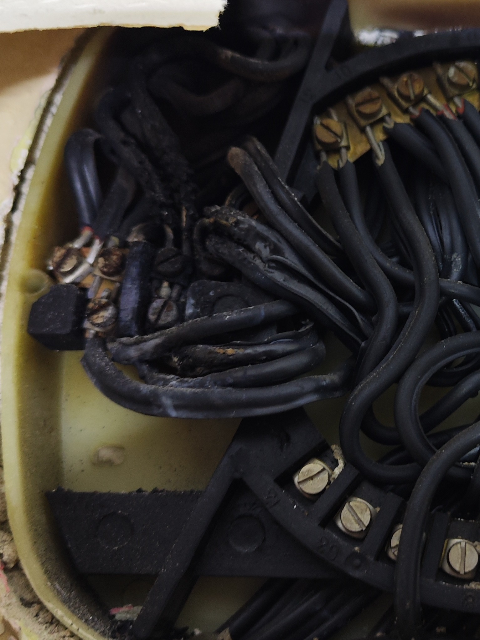 Stare bloku starą instrukcja elektryczną Lepiej zmienić