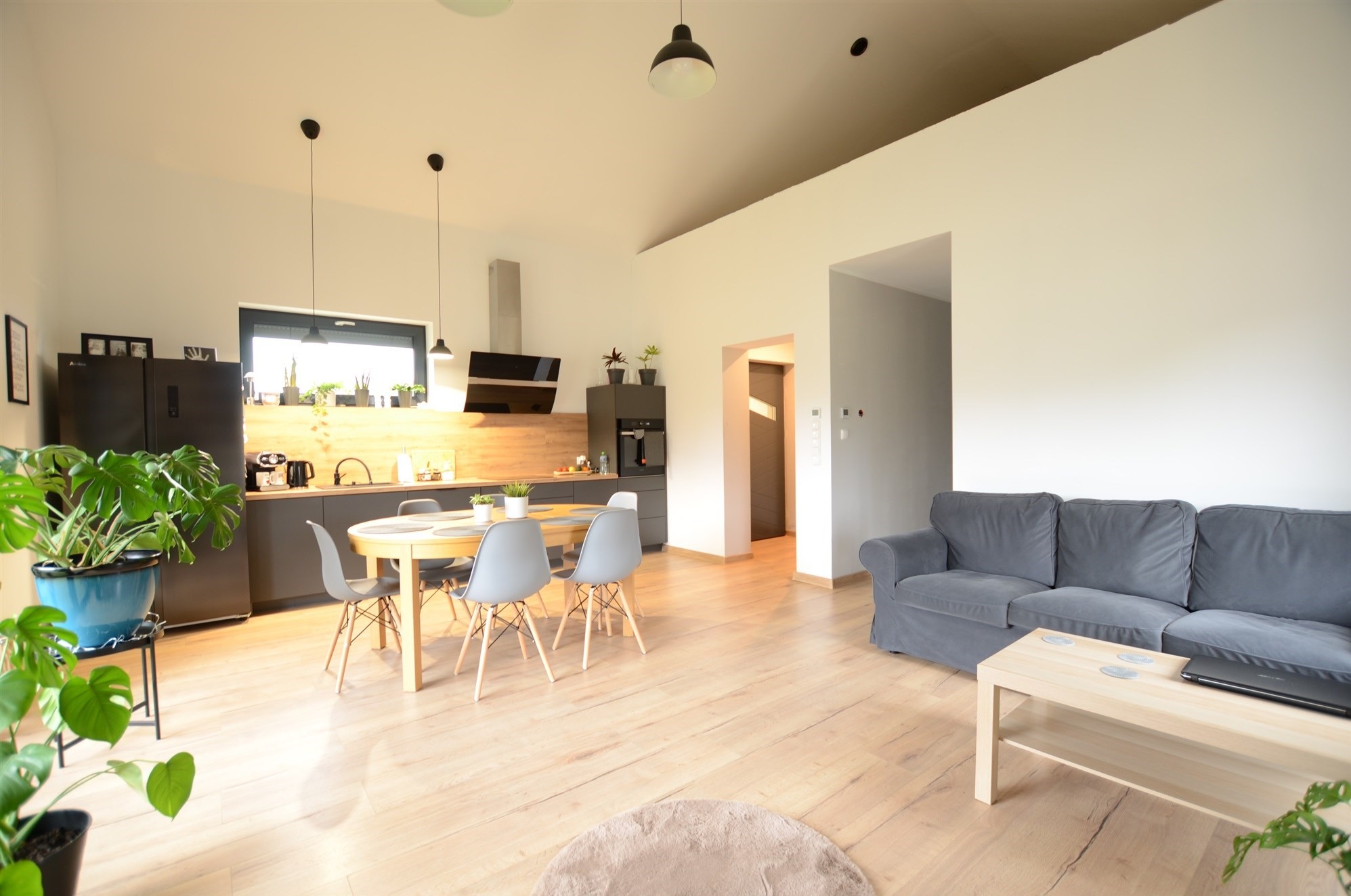 Nowoczesny dom pod lasem w Klamrach