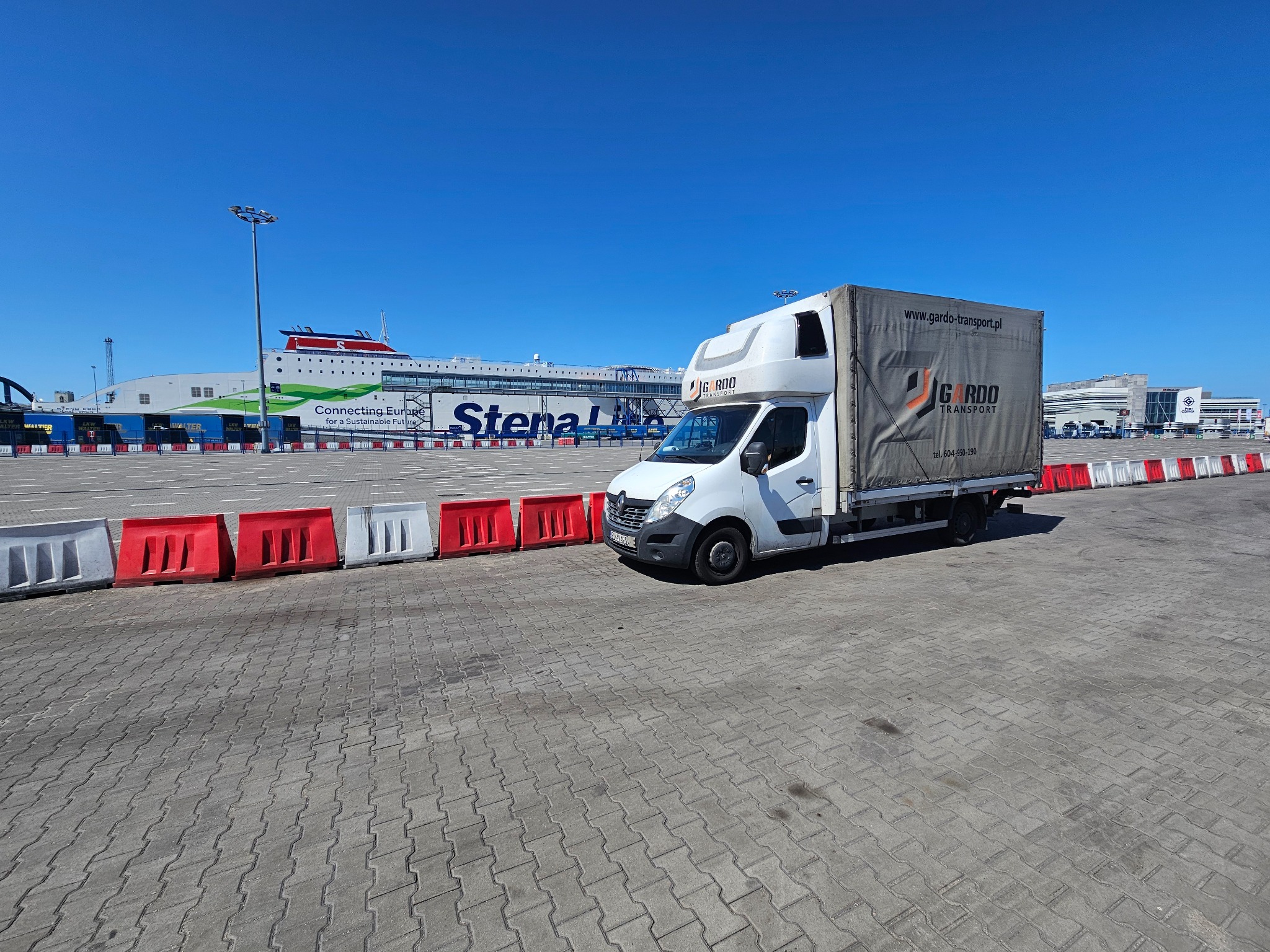 Transport międzynarodowy Łódź. Usługi transportowe głównie w kierunku: Czechy, Słowacja, Węgry.