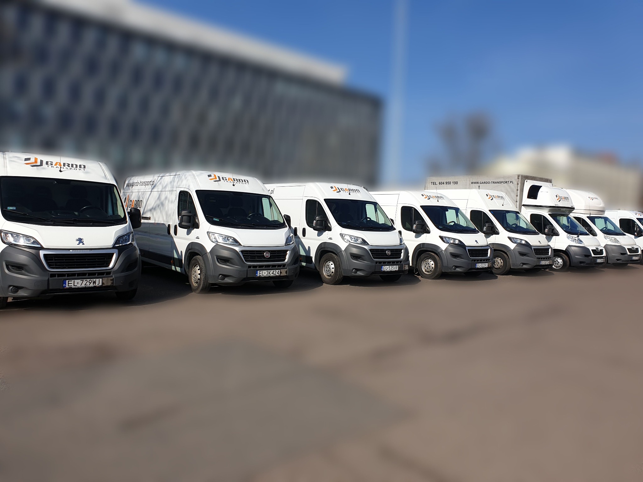 Usługi transportowe dla firm. Transport ekspresowy Łódź, przewóz materiałów niebezpiecznych ADR.