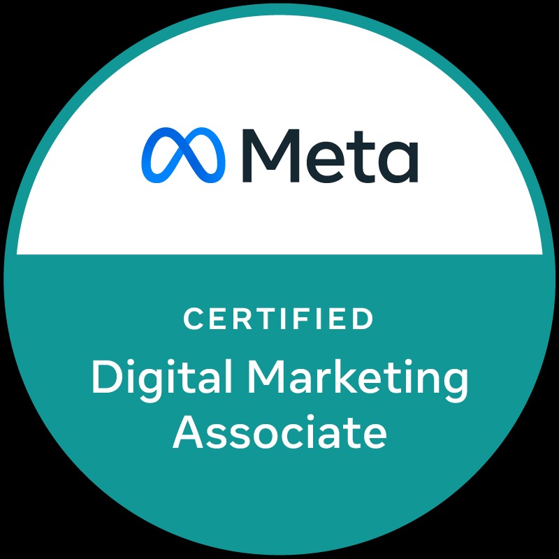 Okrągły emblemat z logo Meta i napisem CERTIFIED Digital Marketing Associate na białym i turkusowym tle.