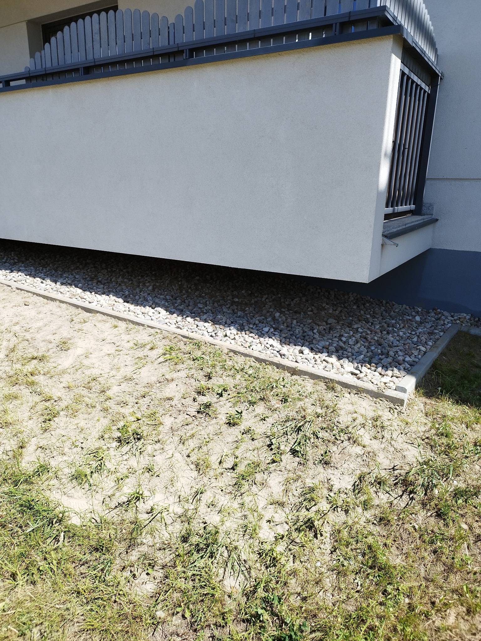 Naprawa i malowanie elewacji