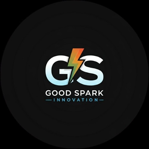 Logo firmy Good Spark Innovation z symbolem błyskawicy w kolorach pomarańczowo-żółtych na tle czarnego okręgu. Nowoczesny i dynamiczny design.