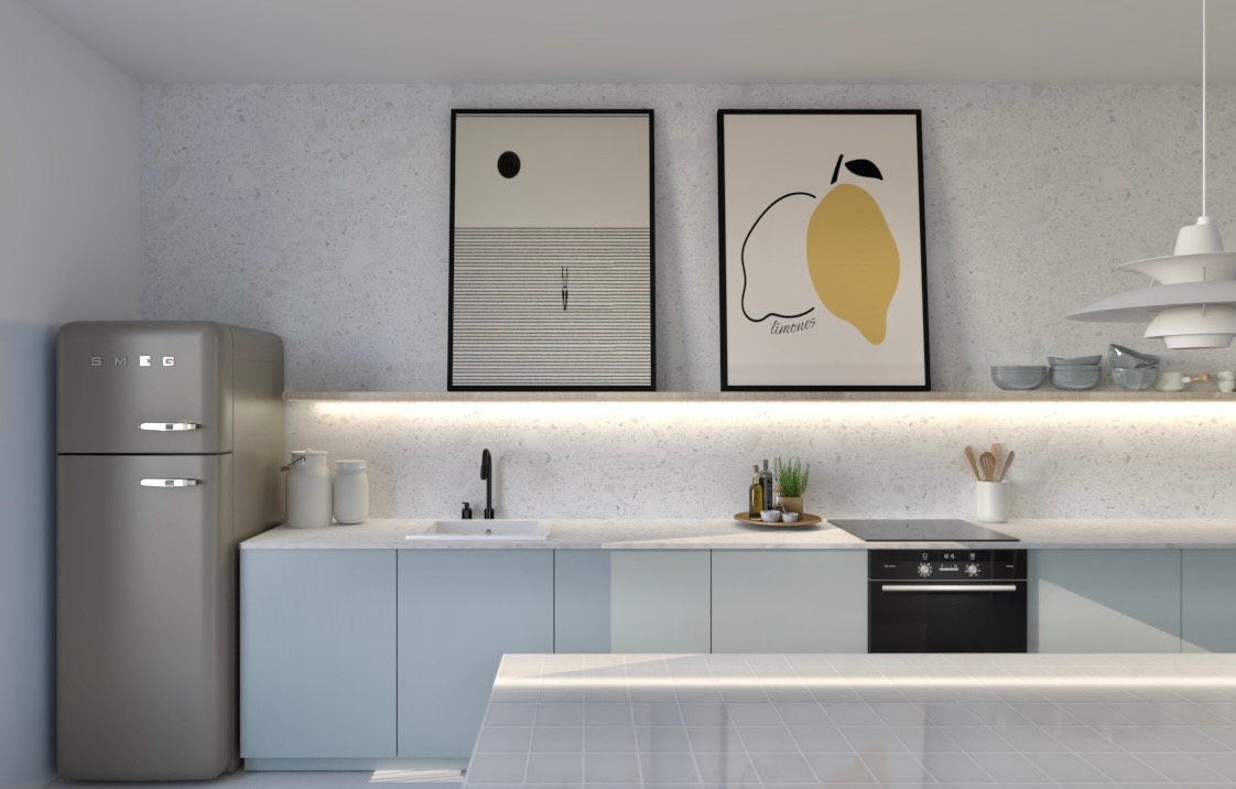 Nowoczesna kuchnia z szarą lodówką SMEG, minimalistycznymi plakatami i subtelnym oświetleniem LED pod szafkami, tworząca spójną i stylową aranżację.