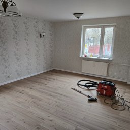 Adam Michalak - Układanie paneli i parkiet&oacute;w Pruszk&oacute;w