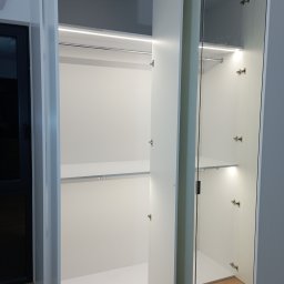 Tomasz Kuna Strefa Mebli - Szafa biały laminat Egger oświetlenie ledowe