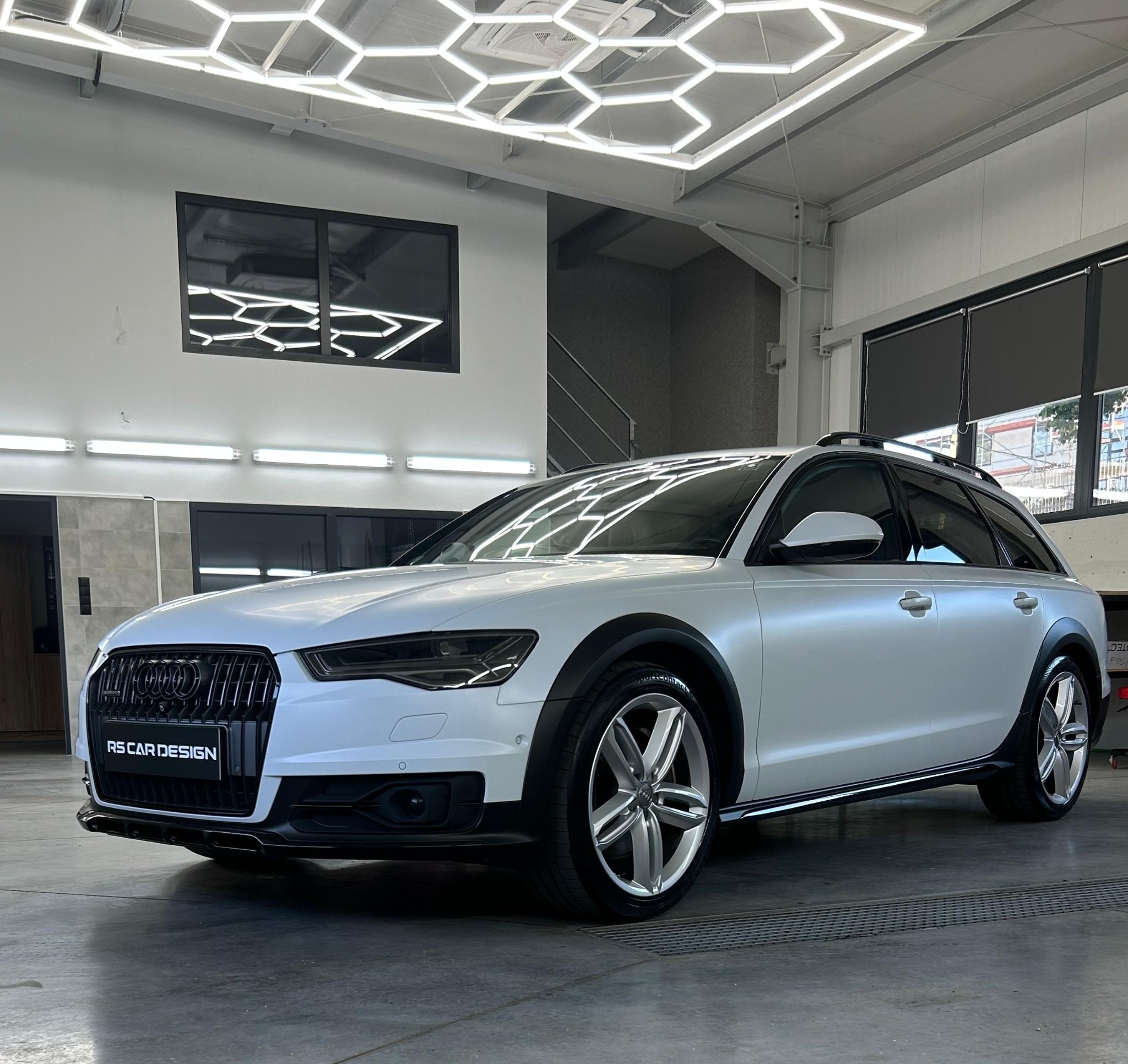 Bezbarwna matowa folia ochronna PPF