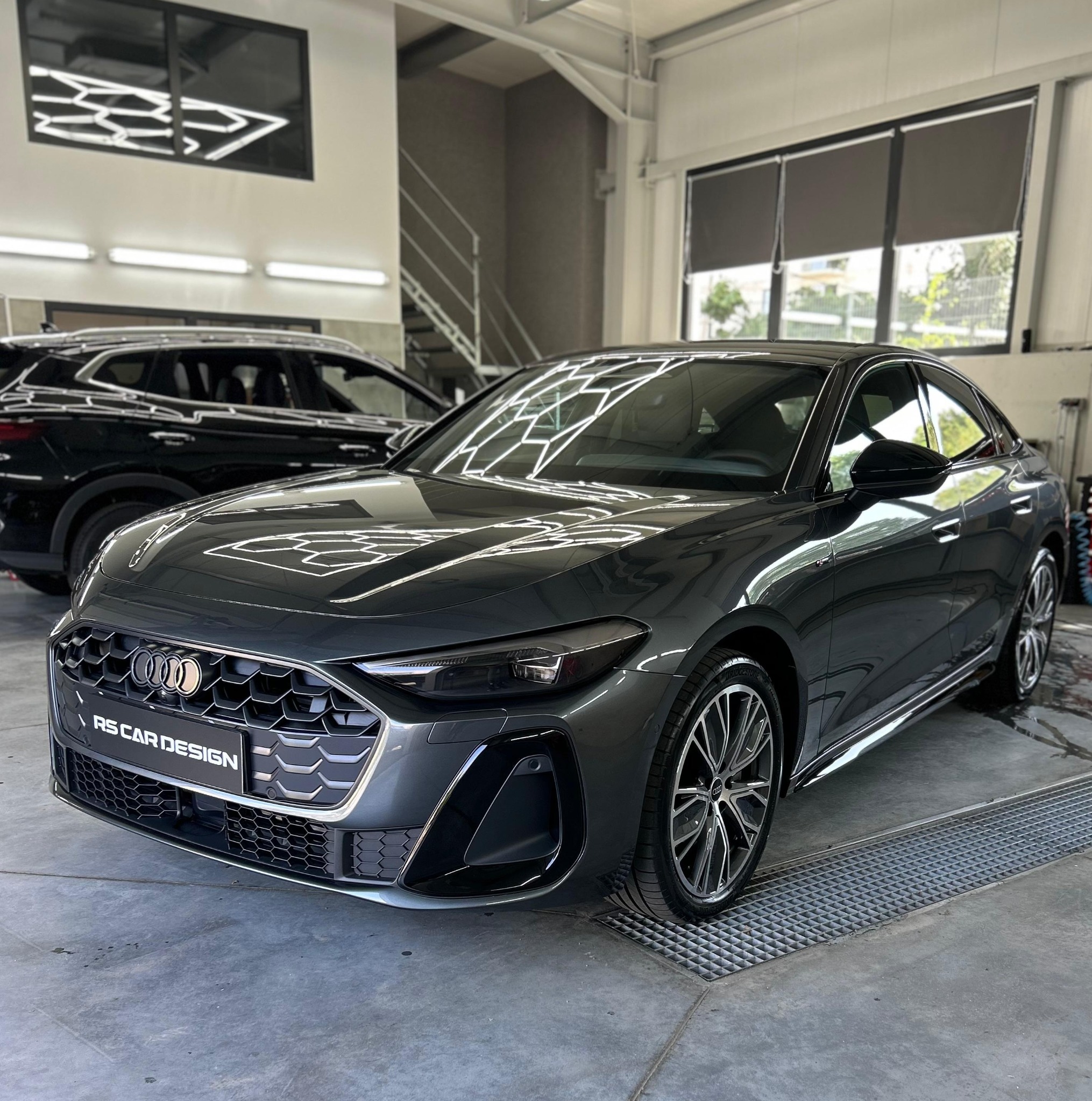 Całościowe zabezpieczenie bezbarwną folią ochronną PPF