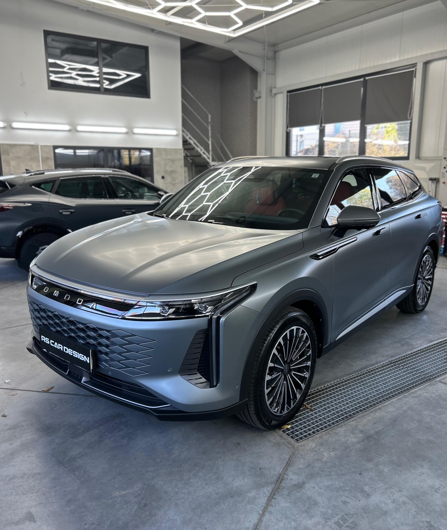 OMODA 9 - Pełne zabezpieczenie matowego lakieru bezbarwną folią ochronną