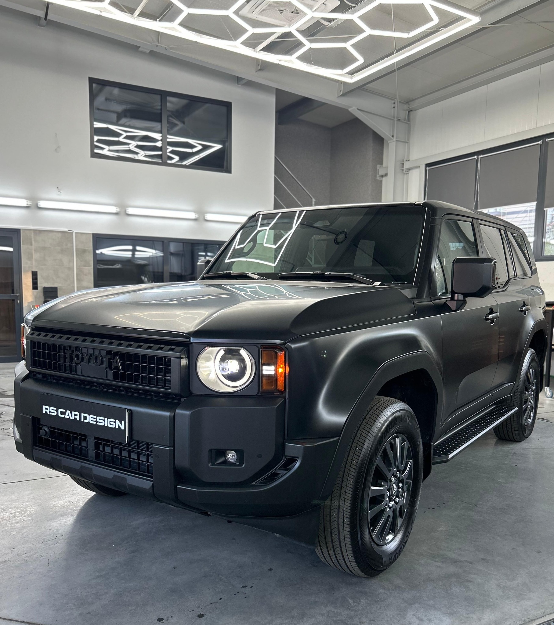 TOYOTA LAND CRUISER - Zabezpieczenie lakieru matową folią ochronną tzw. '' mrożenie lakieru''