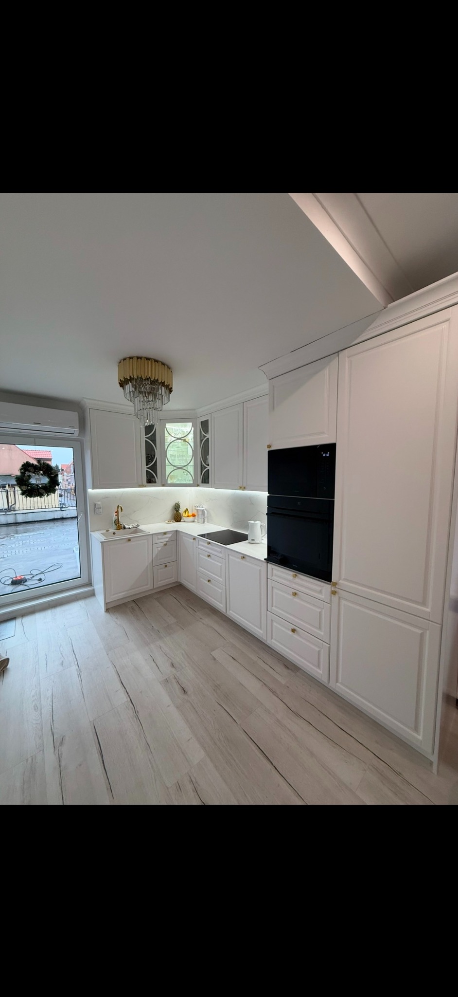 Piękna kuchnia w stylu Glamour,