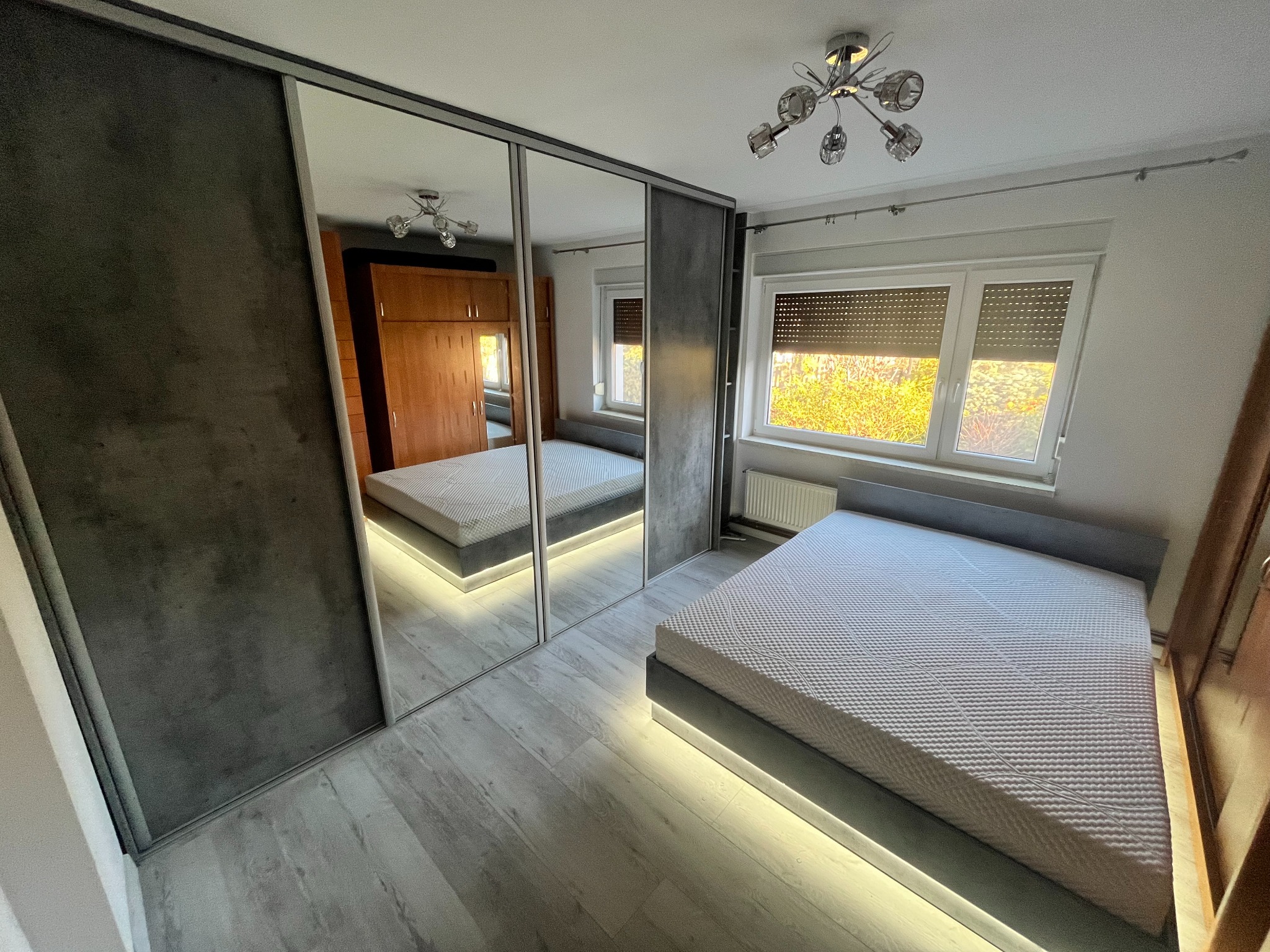 łóżko oraz szafa robiona pod wymogi klienta