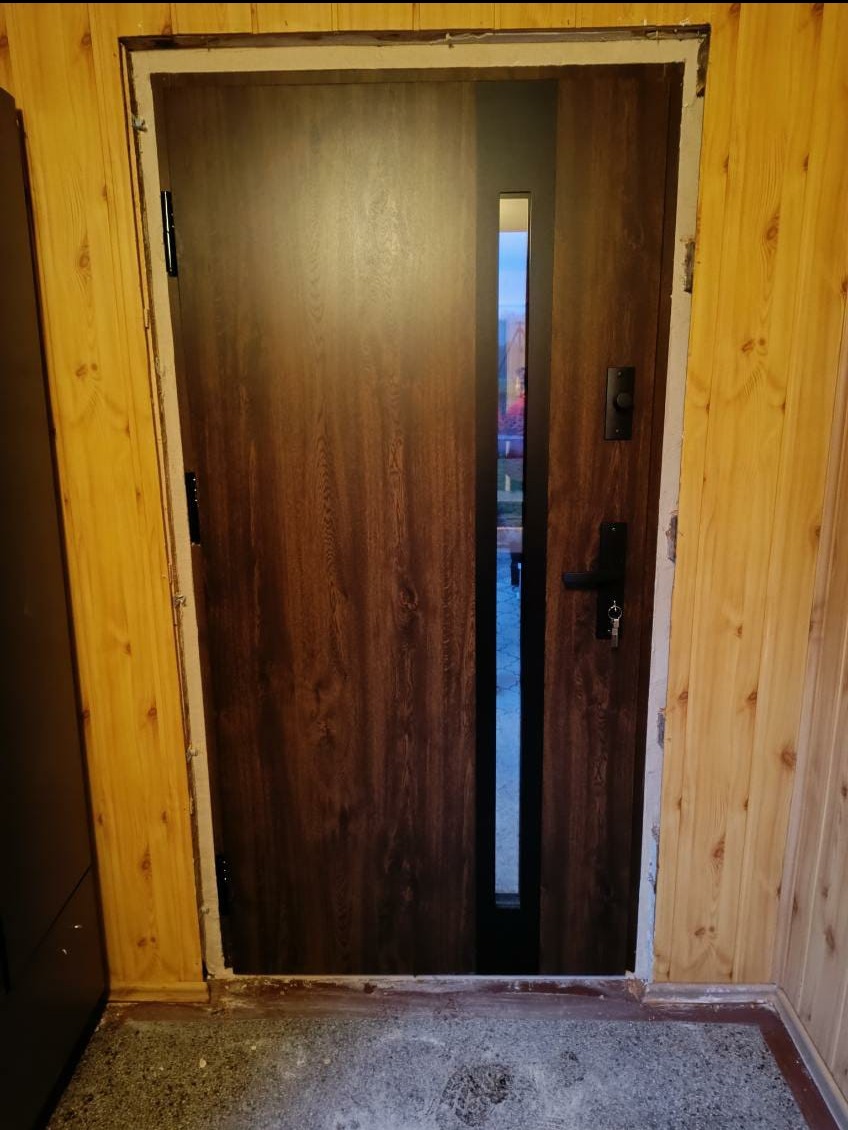 Przykładowe zdjęcia montażu drzwi