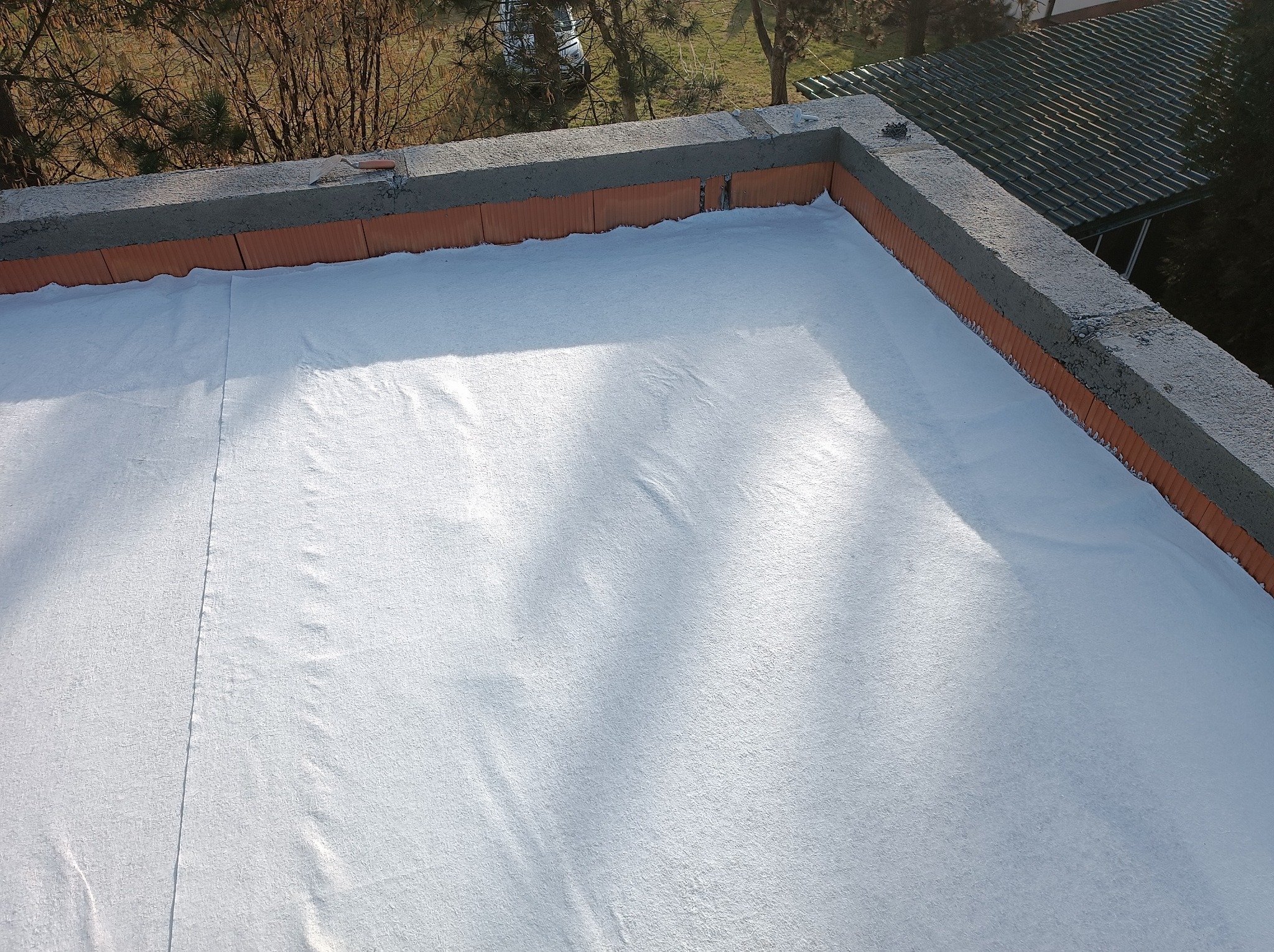 Specjalizujemy się takze w kładzeniu membrany pcv