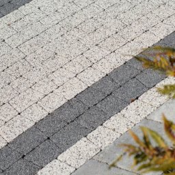 Dzień dobry mam do zaoferowania uługi mycia kostki i elewacji przystępne ceny zapisy na rok 2025 już trwają zachęcam do skorzystania z oferty tel 504 231 660