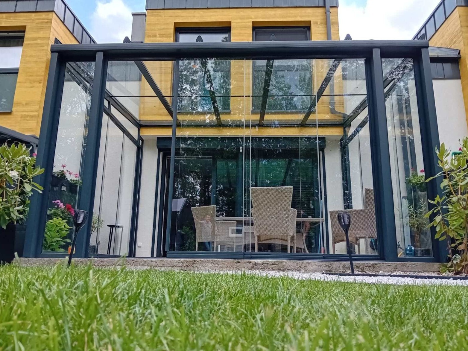 Nowoczesna zabudowa tarasu