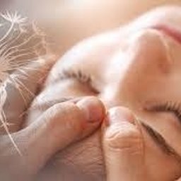 poprawa zdrowia fizycznego 
• większa klarowność myśli i redukcja stresu 
• relaks, dobry wpływ na bezsenność i migreny 
• uwolnienie stanów lękowych, 
• poprawa zdrowia psychicznego: zmniejszenie objawów depresji, lęku, ataków paniki, ADD, ADHD i OCD