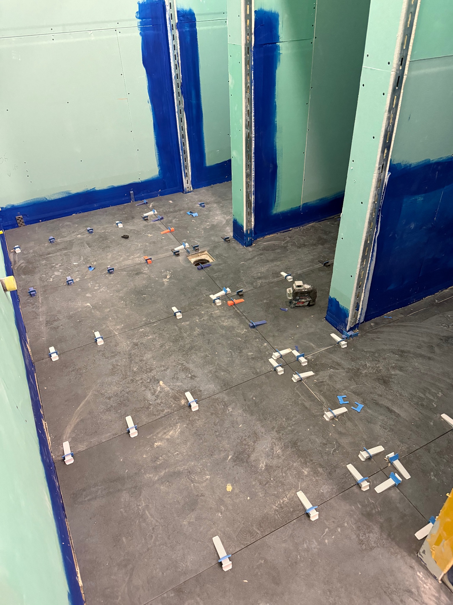 Oto jest właśnie proces układania płytek:)