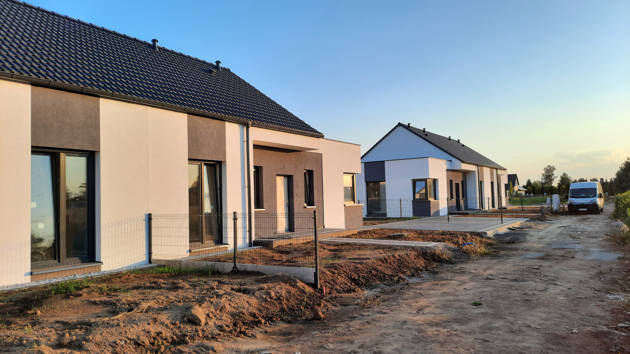 Budowa budynków jednorodzinnych w zabudowie bliźniaczej