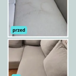Beżowa kanapa przed i po czyszczeniu. Górny kadr ukazuje plamy, dolny - czystą powierzchnię i poduszki. Widoczne drewniane elementy podłogi.