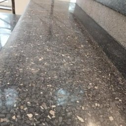 Venkata - wylanie nastopnicy schodowej