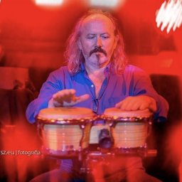 JAZZ & LATINO QUARTET to czwórka muzyków, których połączyła miłość do jazzu i brzmień latynoamerykańskich, to czarny głos wokalistki, pianistyczna wirtuozeria, charyzmatyczny saksofon tenorowy oraz ognista gra perkusyjna.