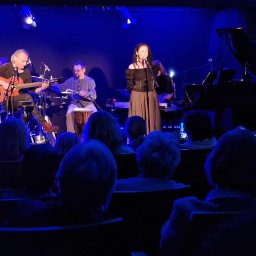 GOOD STAFF to mix fascynacji poezją, folkiem, muzyką dawną, której nuty pobrzmiewają w twórczości zespołu. 

https://www.youtube.com/watch?v=mYMCMgg5ZN0
 https://www.youtube.com/watch?v=HHcsdOL9J4E 