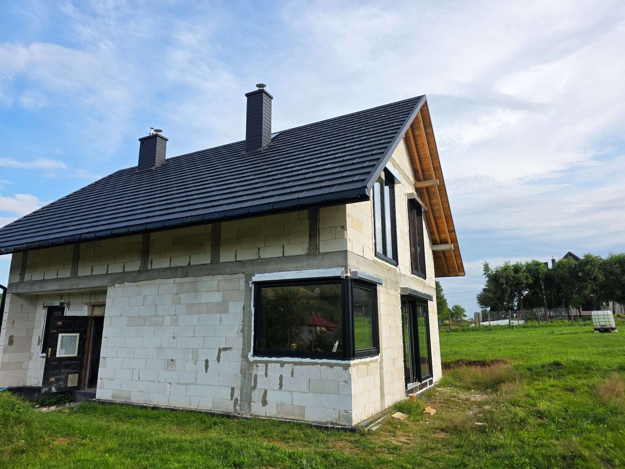 Stolarka okienna Adams Ideal 8000, okucie siegenia + HST Comfort + rolety zewnętrzne radiowe Aluprof