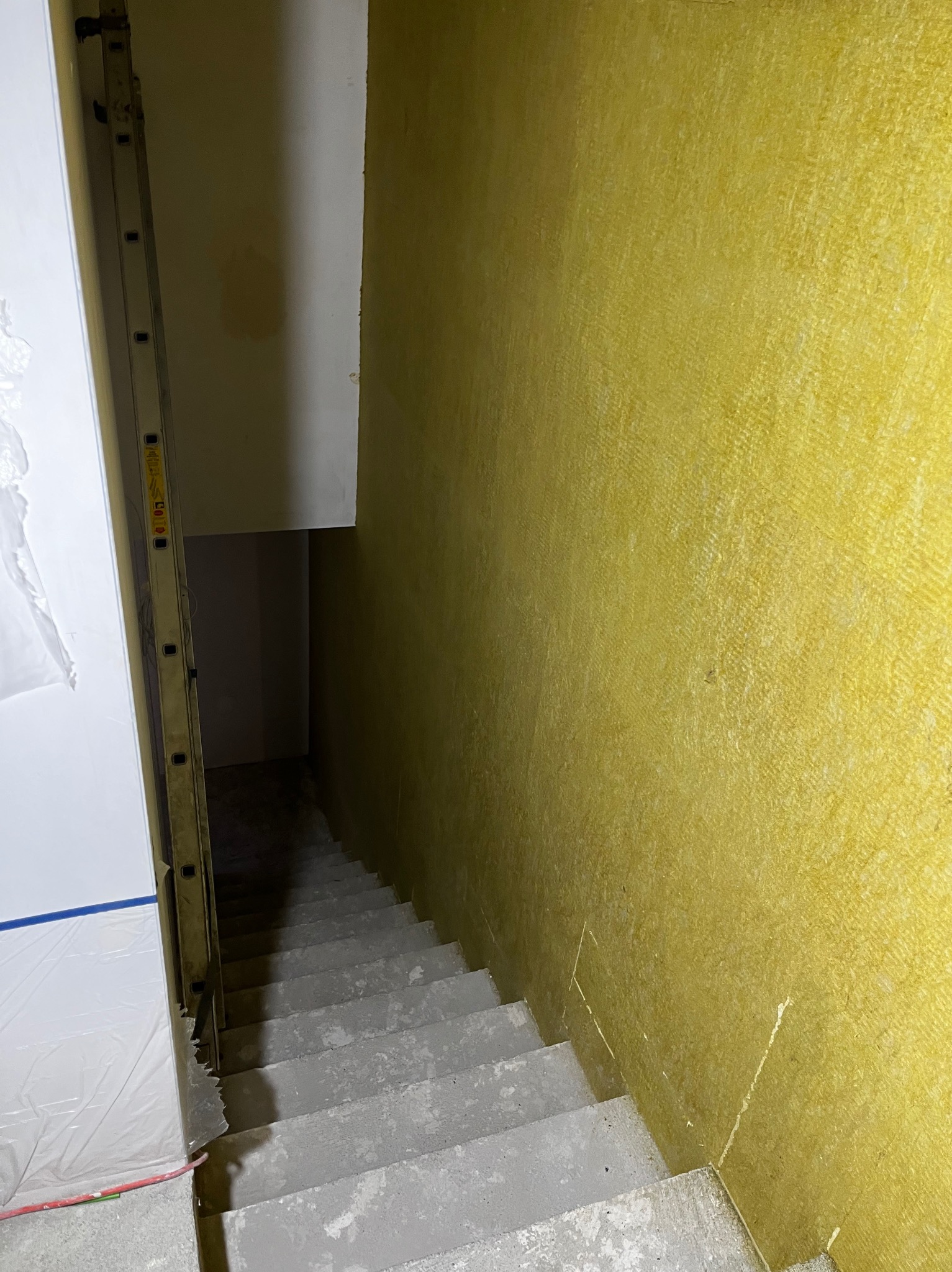 Wygłuszenie klatki schodowej w bliźniaku.