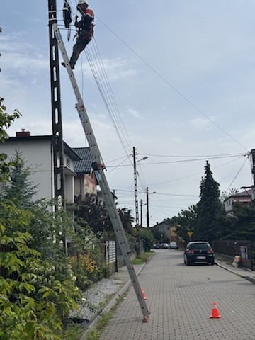 Montaż instalacji światłowodowej