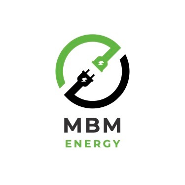 Graficzne logo MBM Energy przedstawiające wtyczkę i gniazdo tworzące okrąg, w kolorach czarnym i zielonym, symbolizujące połączenie elektryczne.